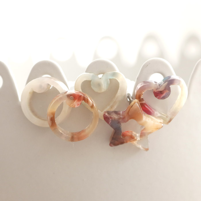 マーブルカラー ミニグラフィック ステンレス ピアス(1ペア) ポーチ入り